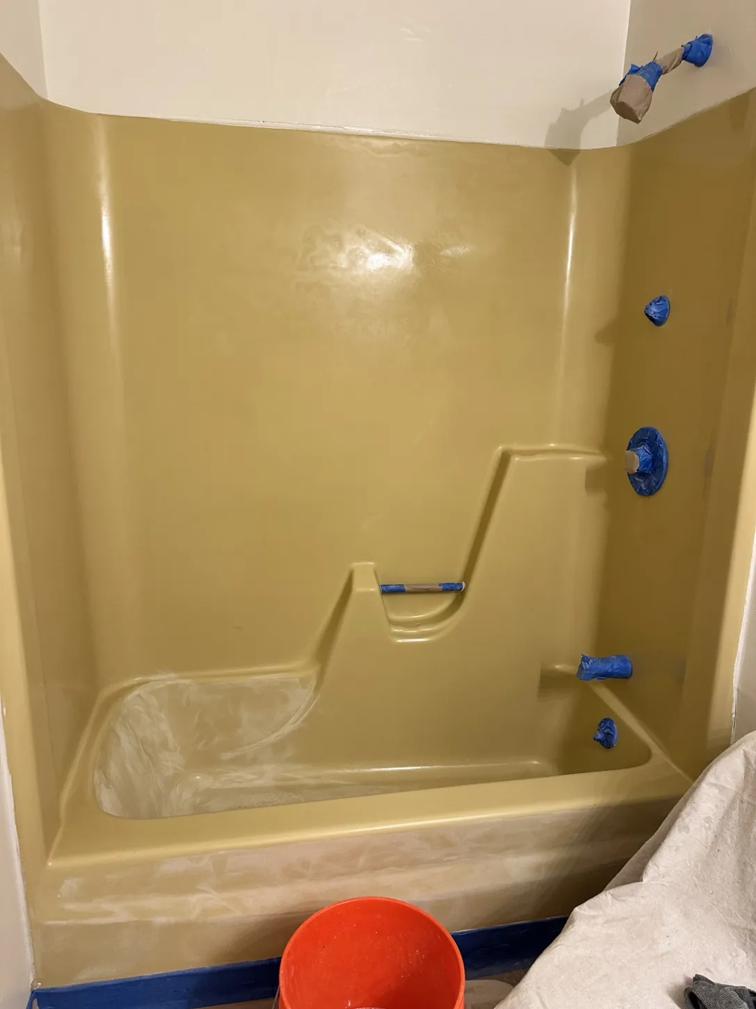 Bathtub Surface Refinishing — documentary photograph 2